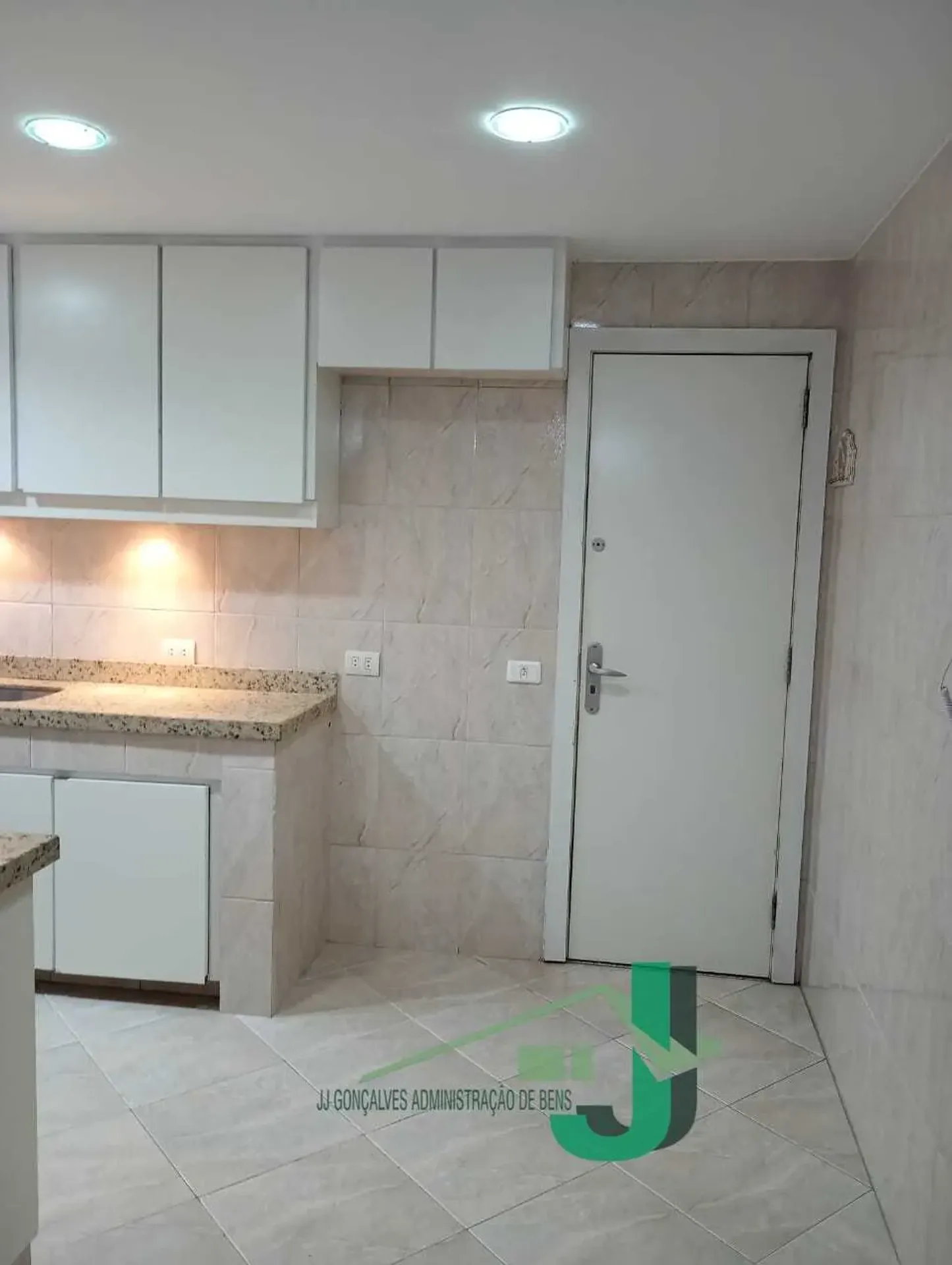 3-bedroom apartment with 3 bathrooms and 2 parking spots — photo 31