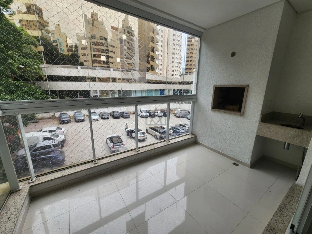Departamento con ventanales de piso a techo en Florianópolis — photo 20