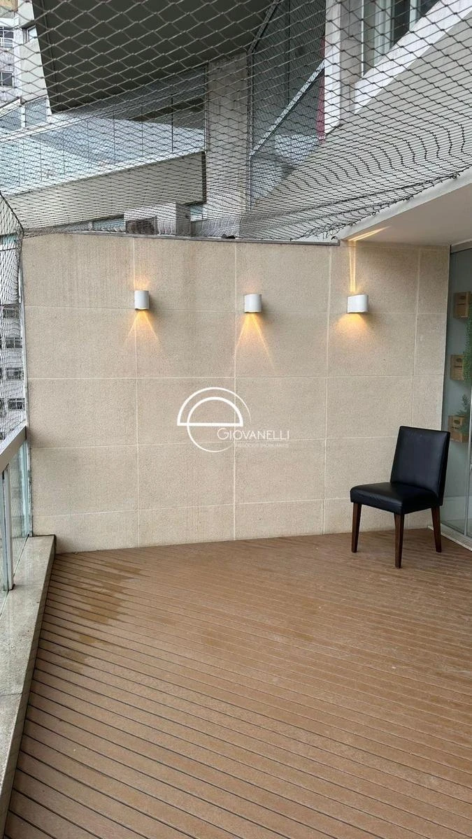 Apartamento de 300 m² com banheira e vista para a água — photo 17