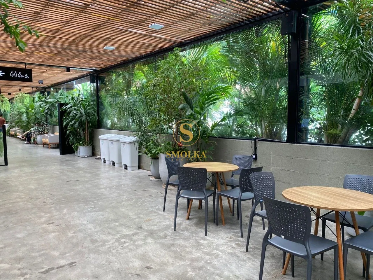 Apartamento de 54 m² con 1 suite y balcón de vidrio — photo 38