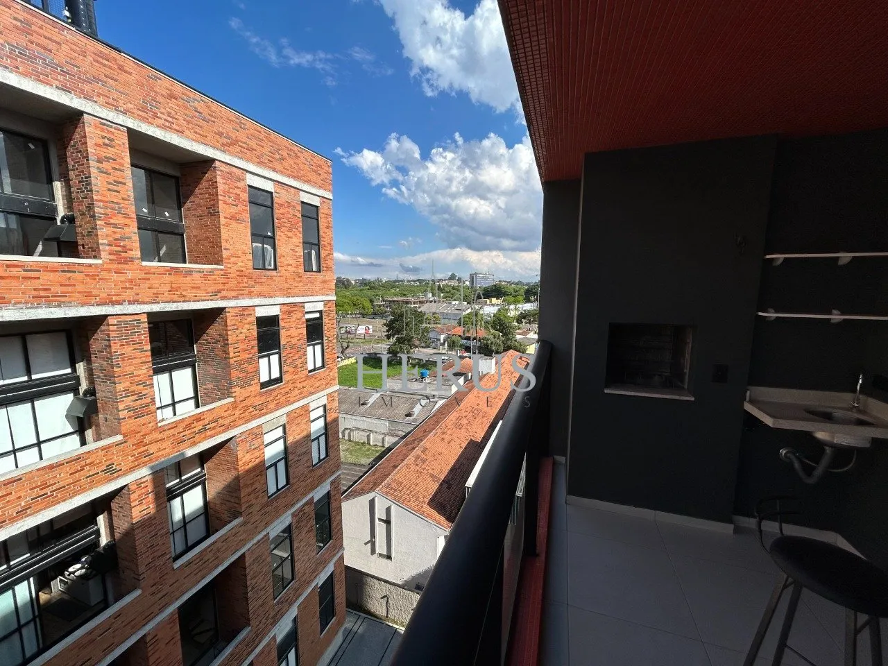 40 m² 1-bedroom apartment with balcony and private BBQ — photo 8