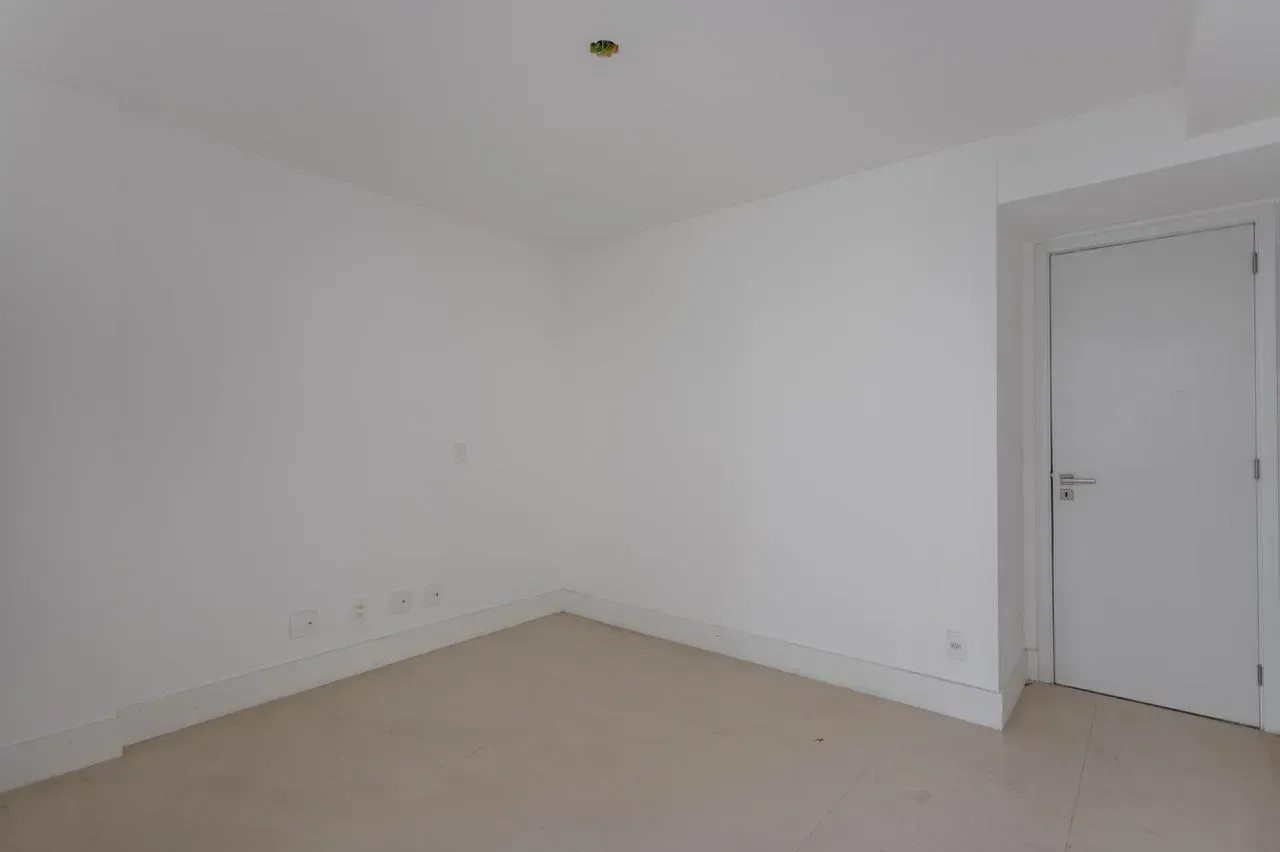 Duplex penthouse with 230 m², 3 bedrooms, 2 bathrooms — photo 24