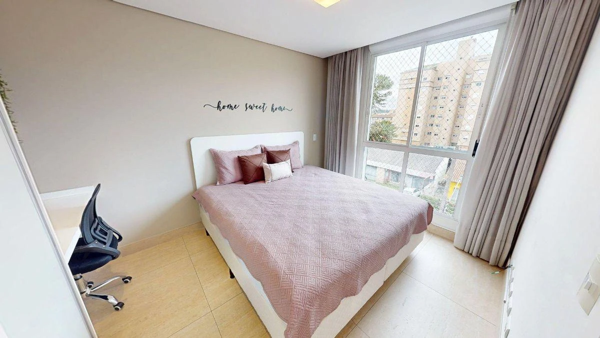 One-bedroom apartment with floor-to-ceiling windows — photo 4
