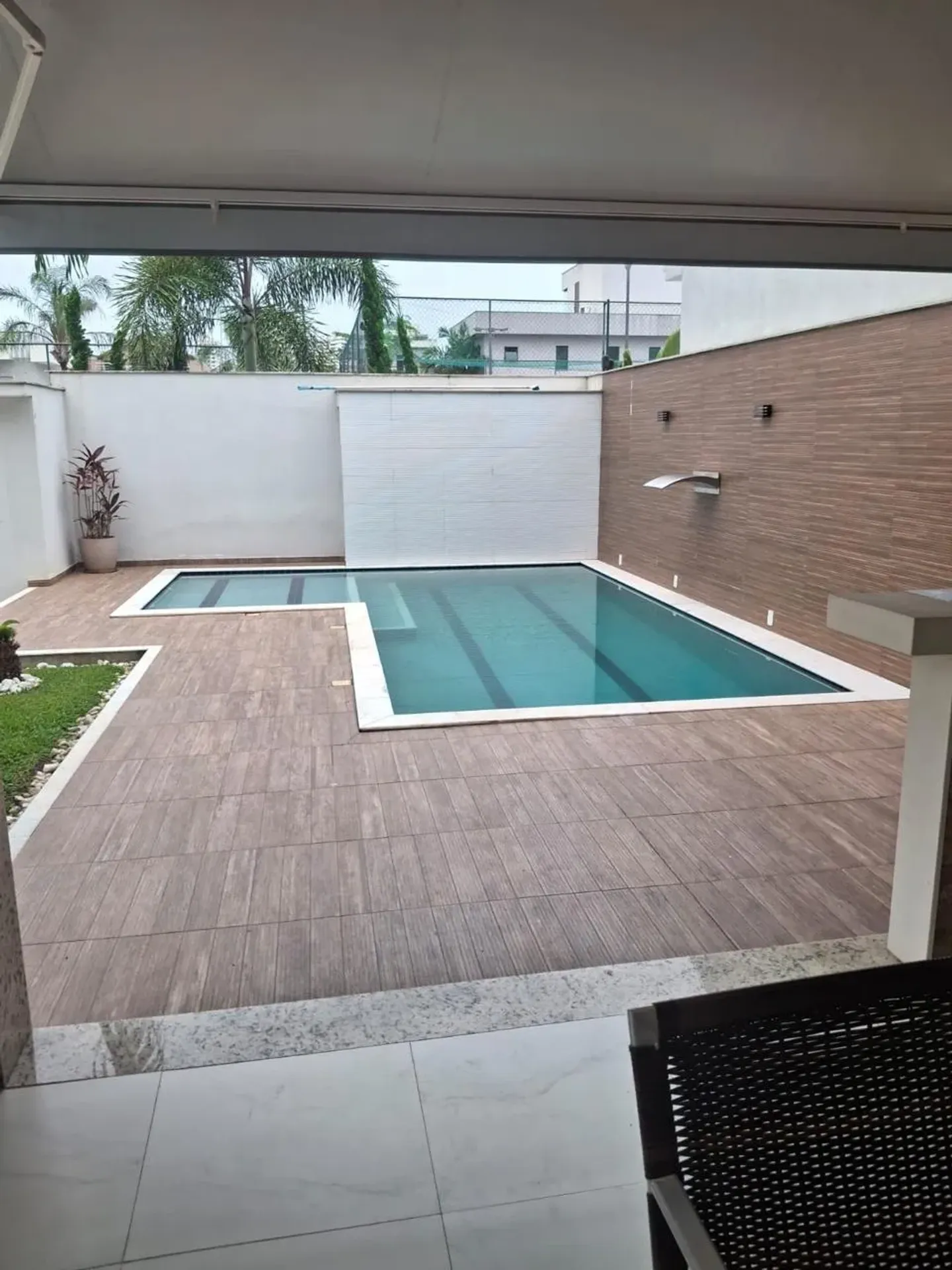 Furnished house with 4 suites and 5 bathrooms, 434 m² — photo 18