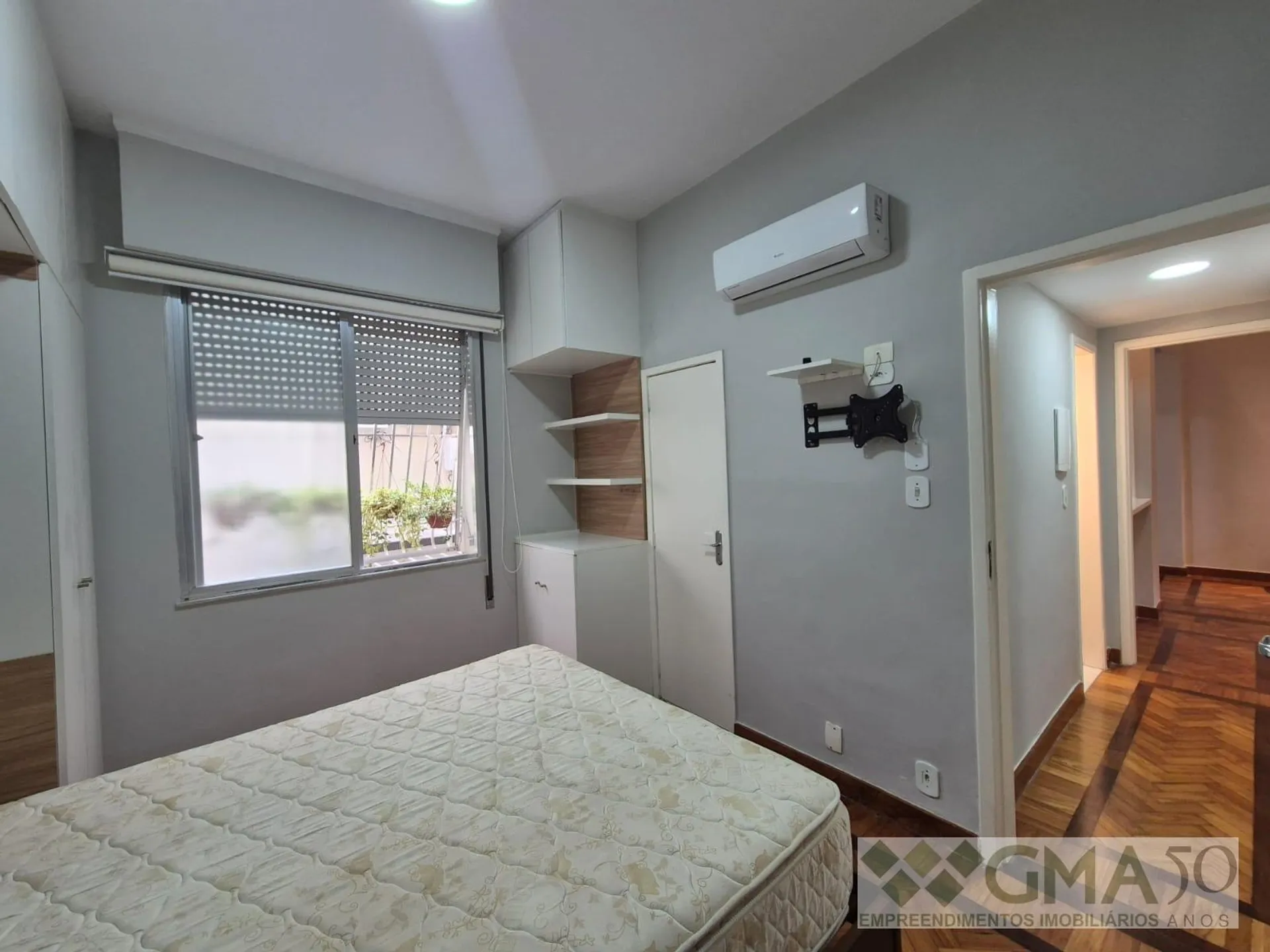 Furnished apartment, 90 m², with wood or laminate floors — photo 10