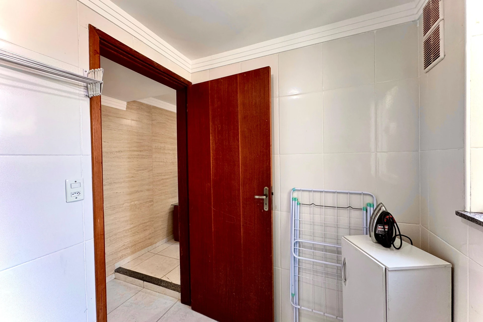 86 m² apartment with a home office and a mountain view — photo 9