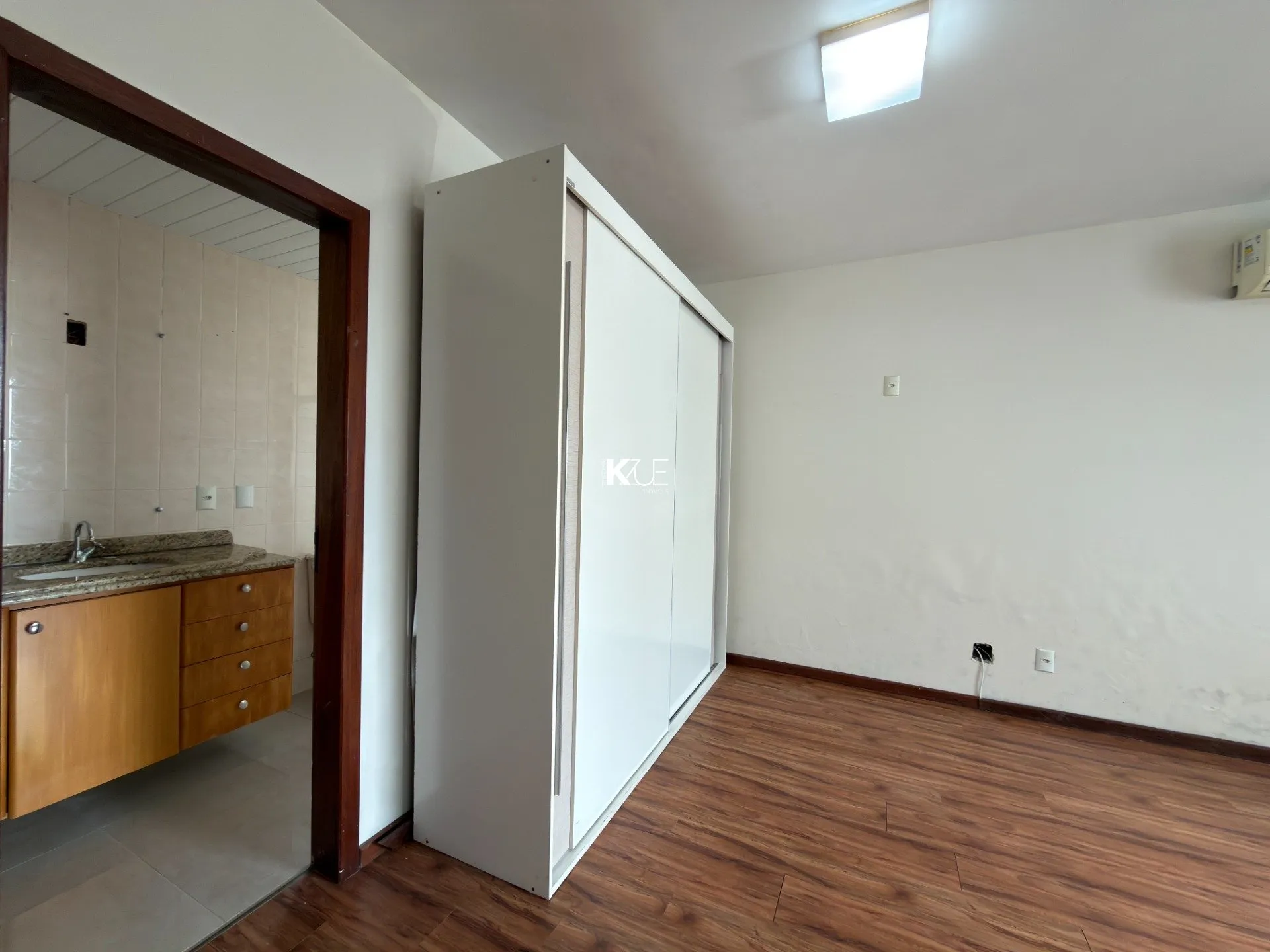Furnished apartment with 4 bedrooms and 4 baths, 190 m² — photo 17