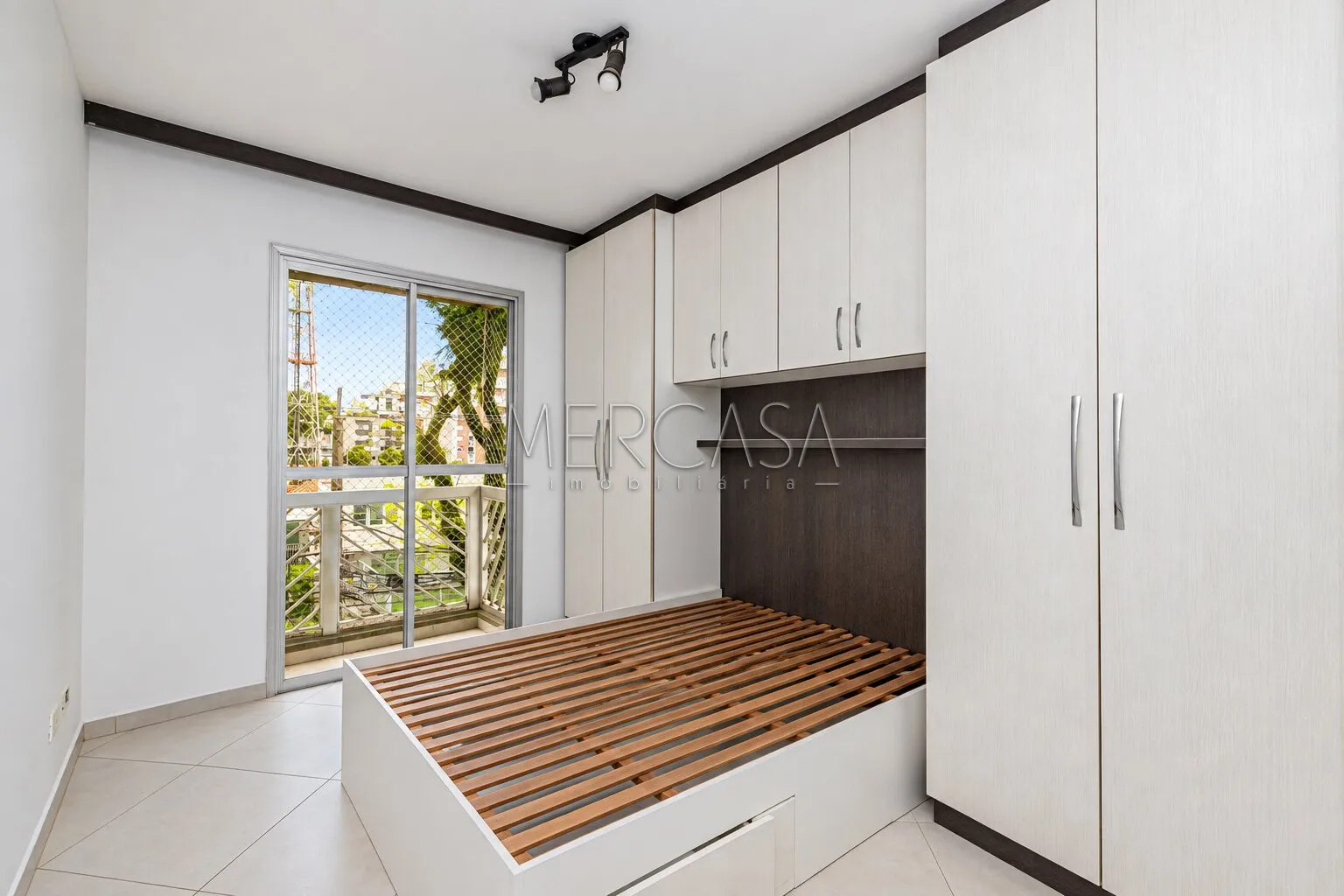 One-bedroom, 31 m² apartment in Curitiba — photo 5