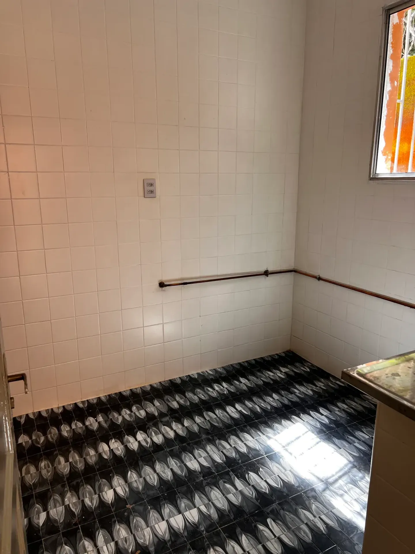 Немеблированная квартира с 1 спальней и 100 м² — photo 8