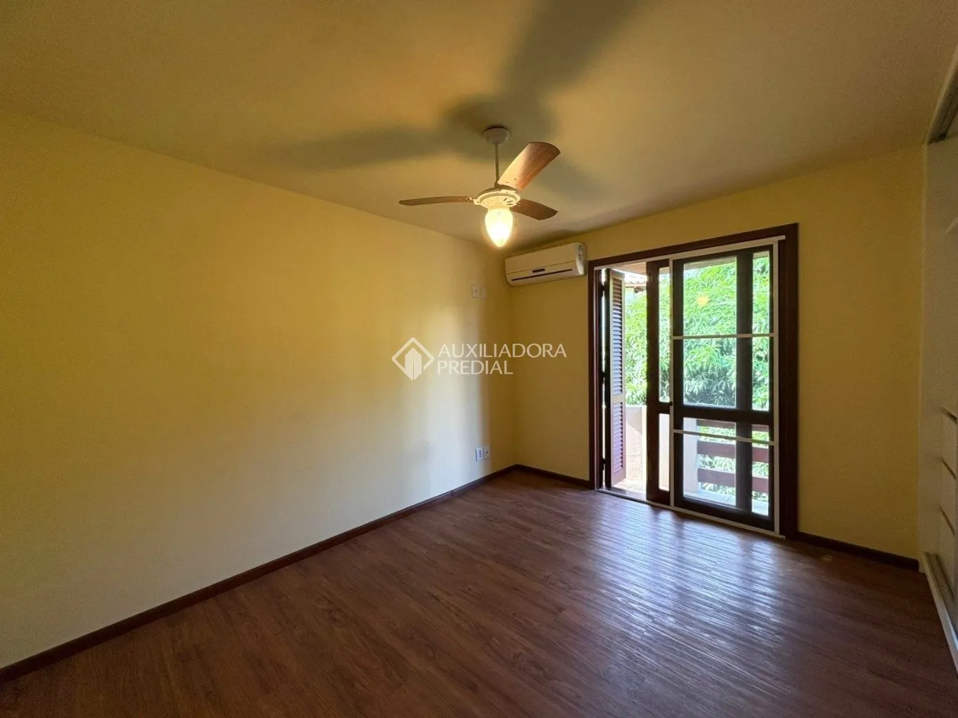 Closed-condominium house with 4 bedrooms and 3 bathrooms — photo 24