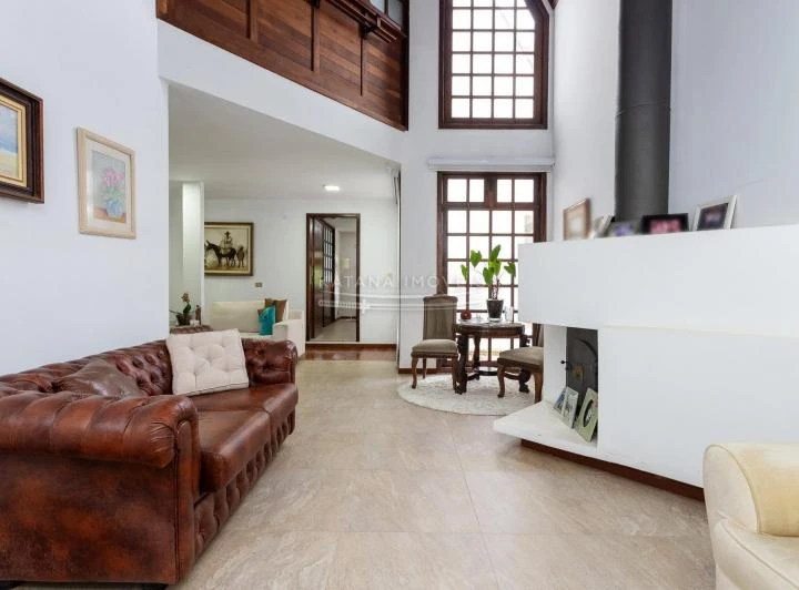Casa de 4 dormitorios con 3 suites y 970 m² — photo 2