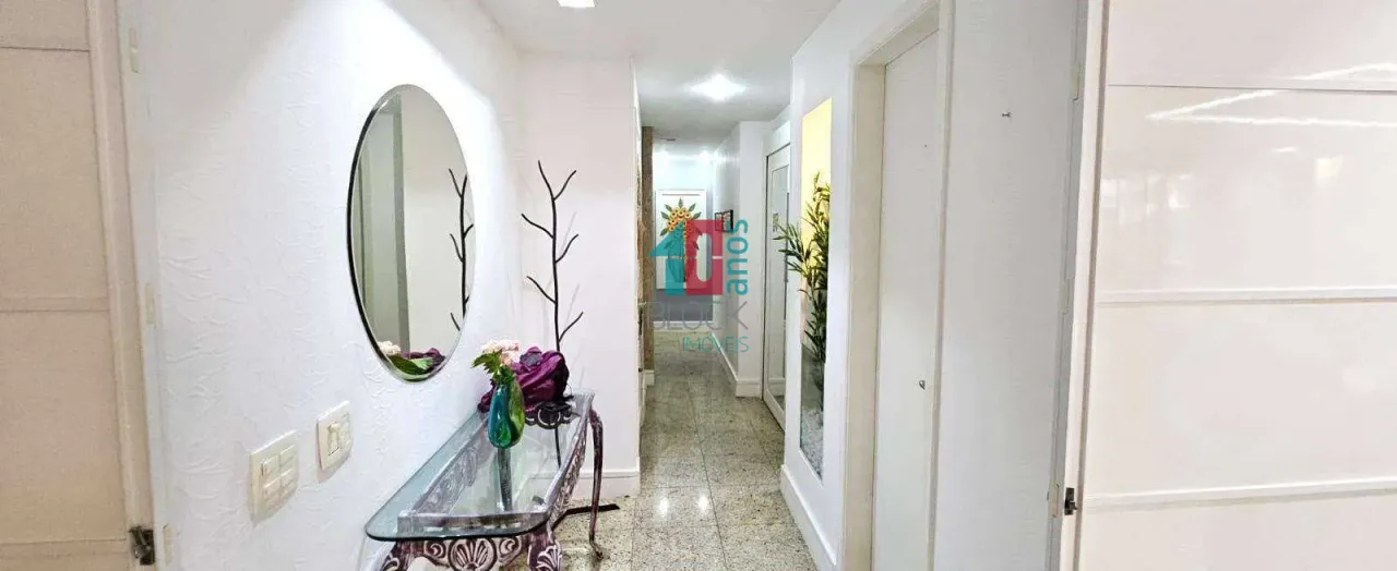 3-bedroom apartment with 3 en-suite bathrooms and 5 baths — photo 17