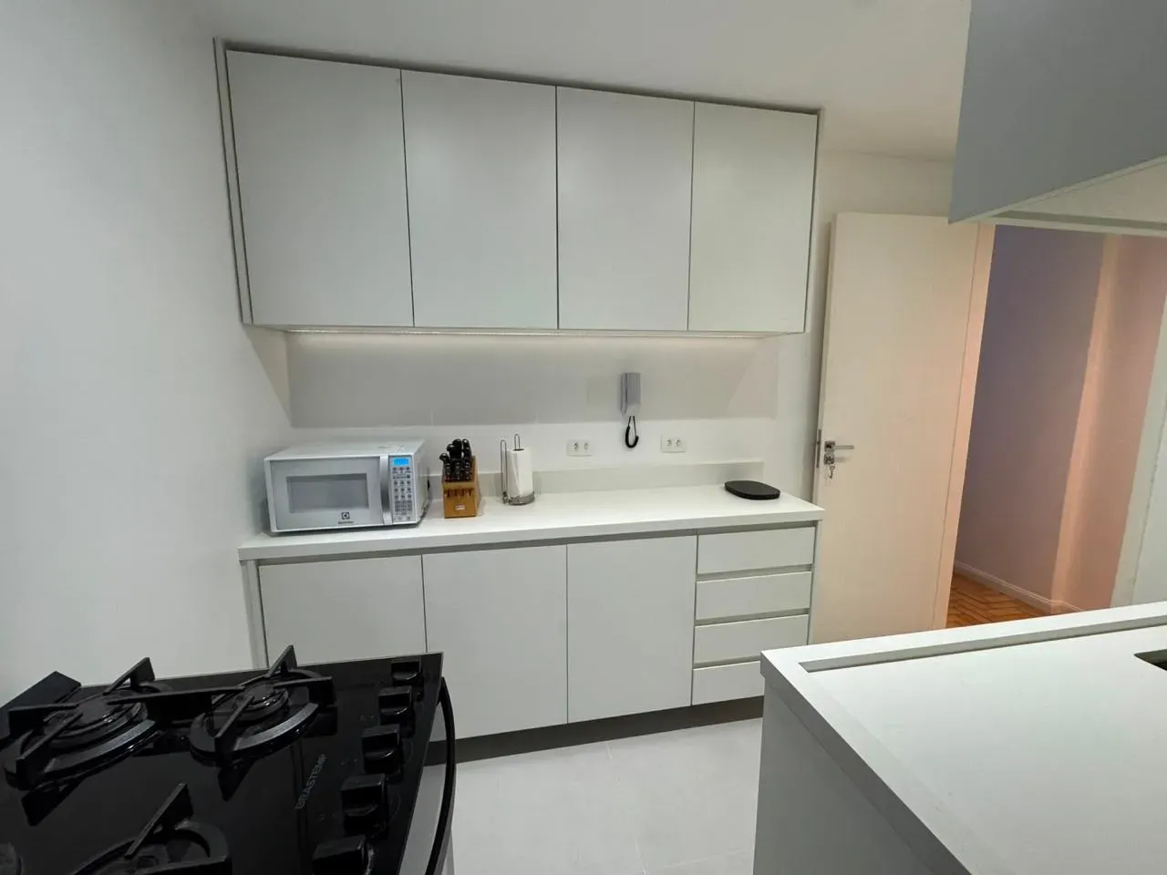 Furnished apartment, 74 m², with a glass-enclosed balcony — photo 8