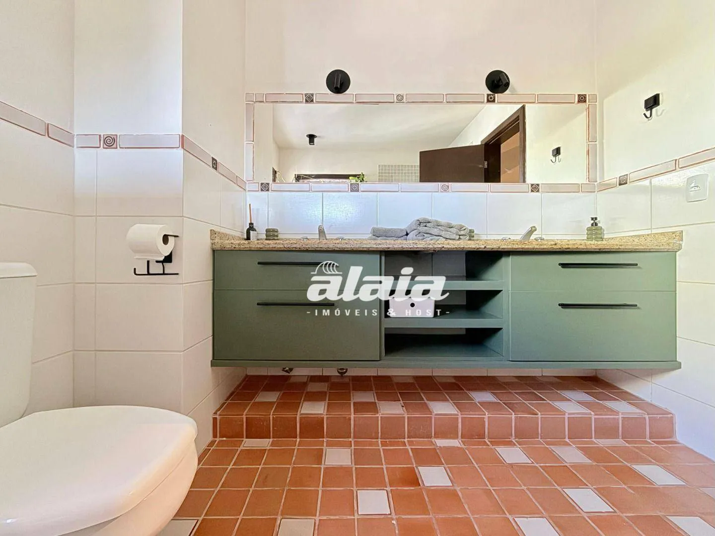 Casa em condomínio com 3 dormitórios e 680 m² — photo 2