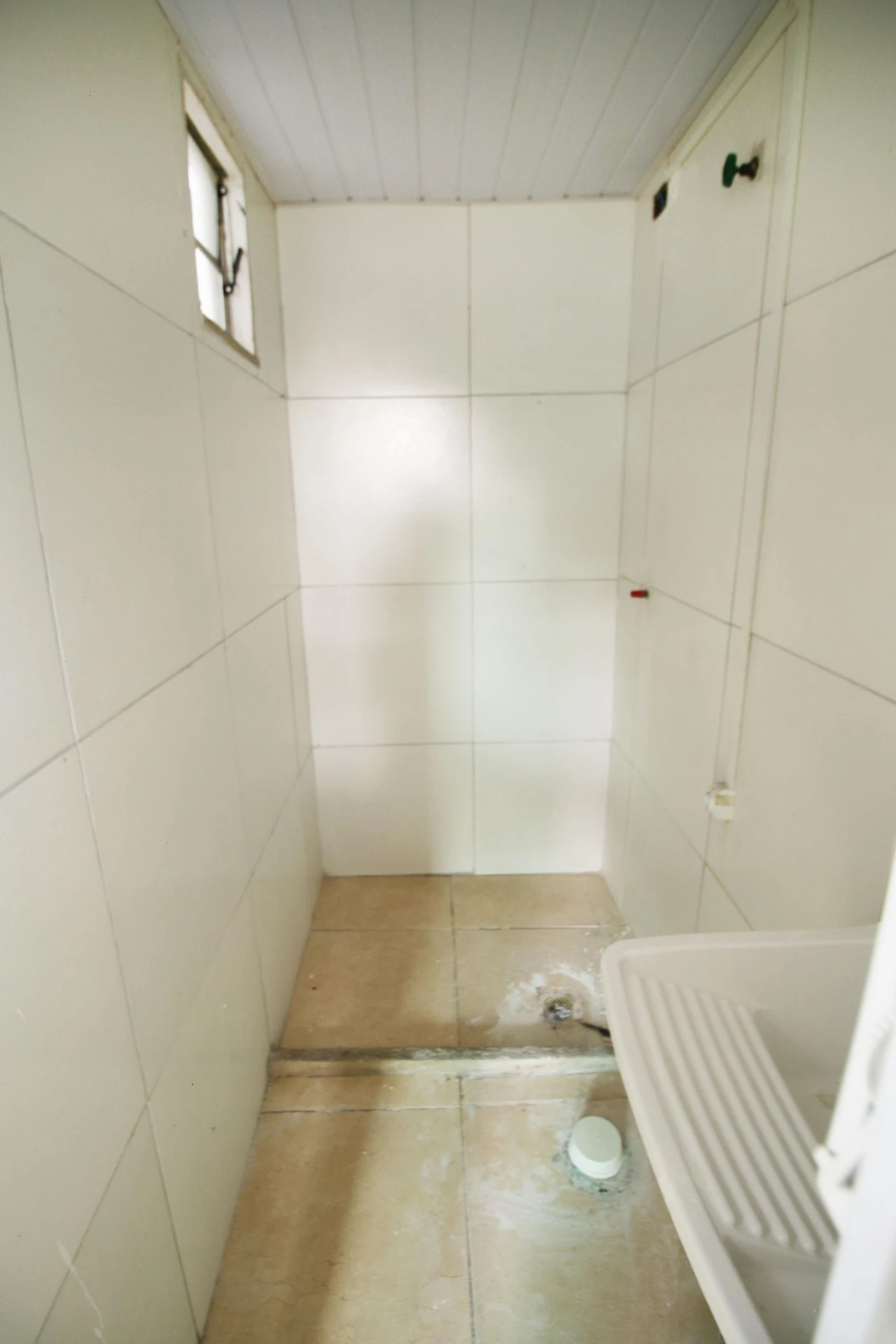 Unfurnished studio with 1 bedroom and a gas stove — photo 13