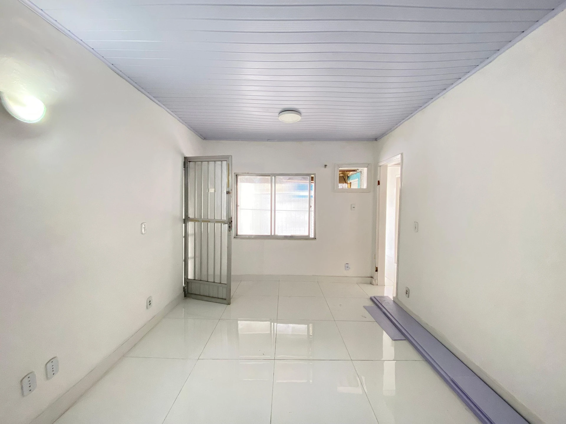 Rental house with 2 bedrooms and no parking — photo 32
