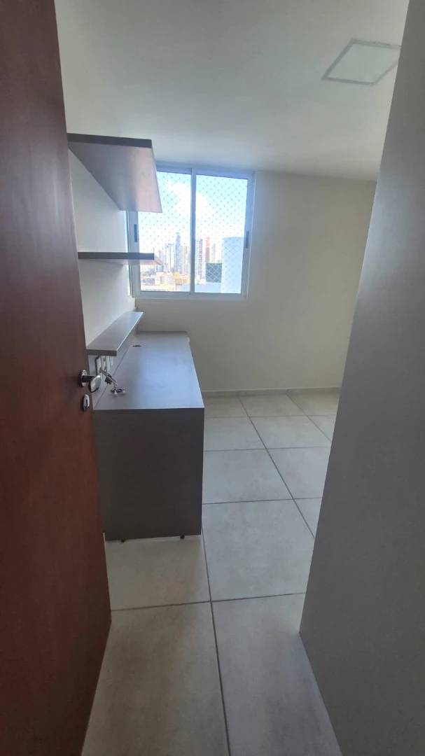 Apartment, 94 m², with a glass-enclosed balcony — photo 8