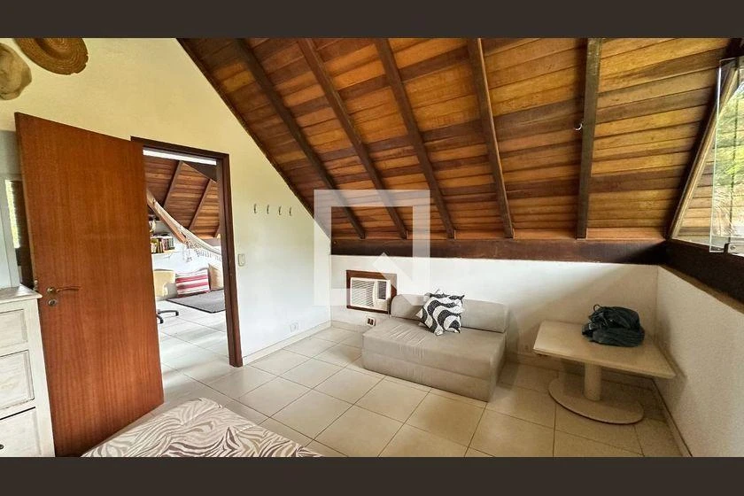 Casa com 5 quartos e cozinha aberta de 300 m² — photo 43