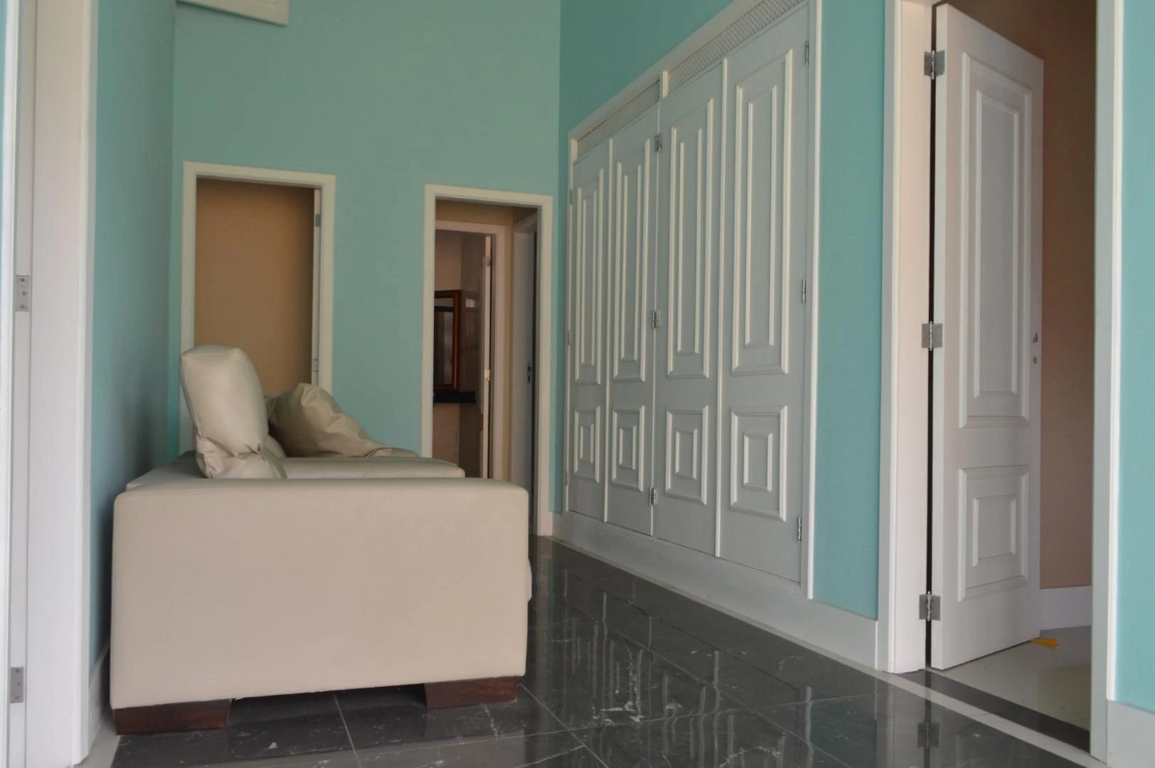 House, 362 m², with a jacuzzi — photo 45