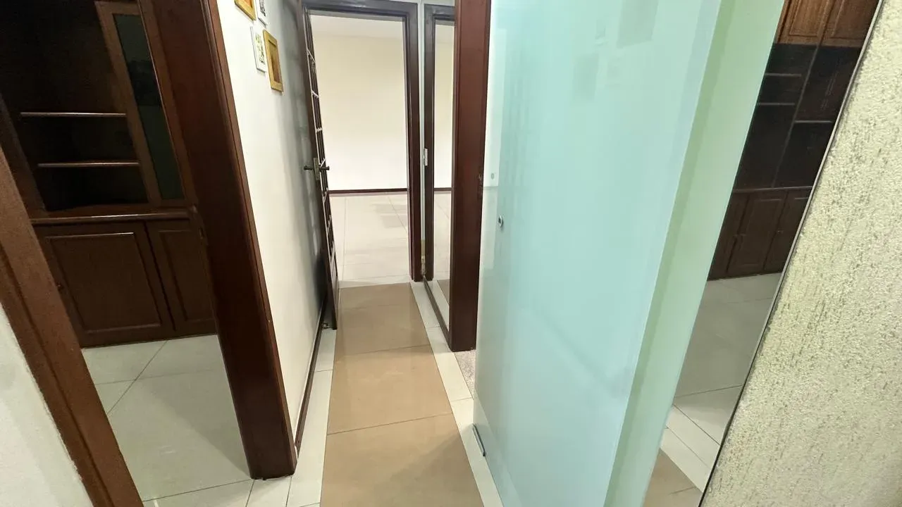 4-bedroom apartment with glassed-in balcony — photo 32