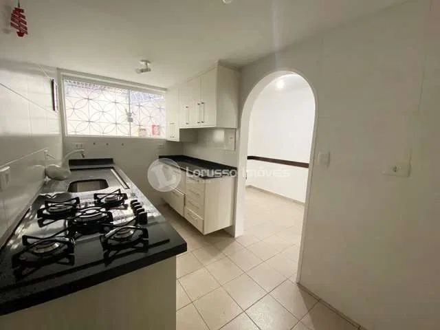 190 m² house with a bathtub and a home office — photo 21