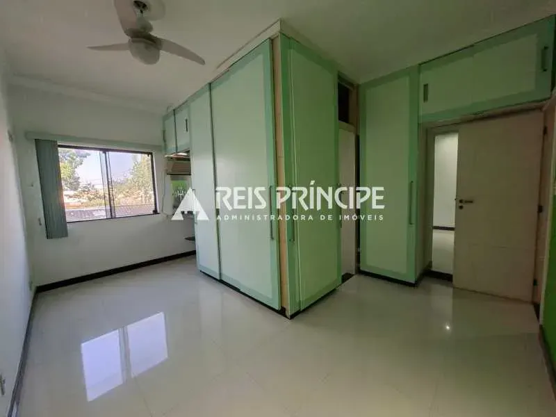 Casa com 5 quartos e 5 banheiros, 364 m² com garagem — photo 11