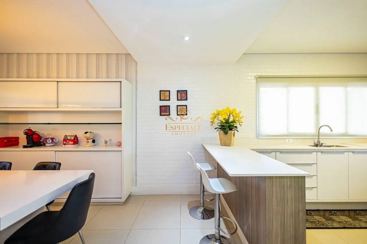Furnished house with 4 en-suite bedrooms and private garden — photo 18