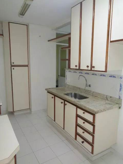 2-bedroom apartment with wood or laminate floors — photo 11