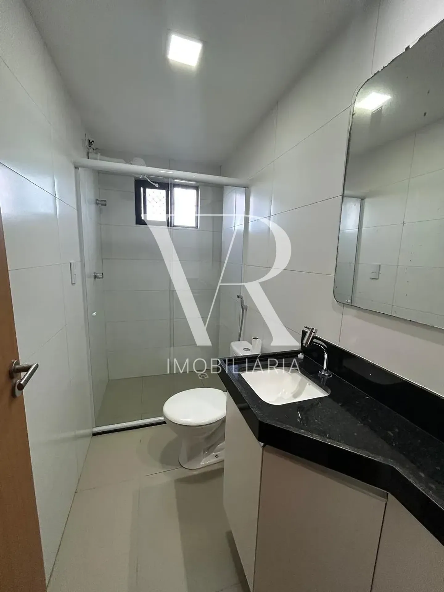 2-bedroom apartment with a separate kitchen — photo 13