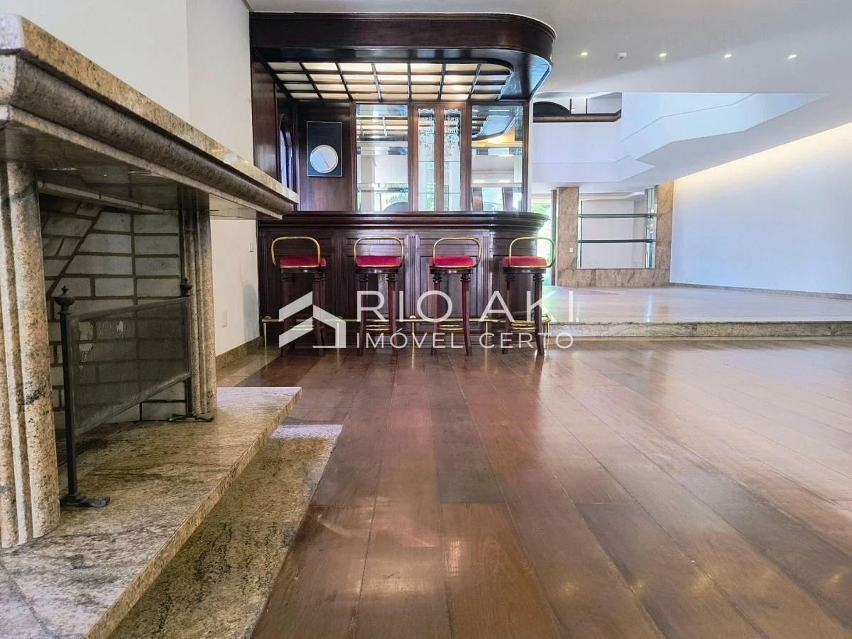 Casa sem mobília com 9 quartos e 3000 m² de área útil