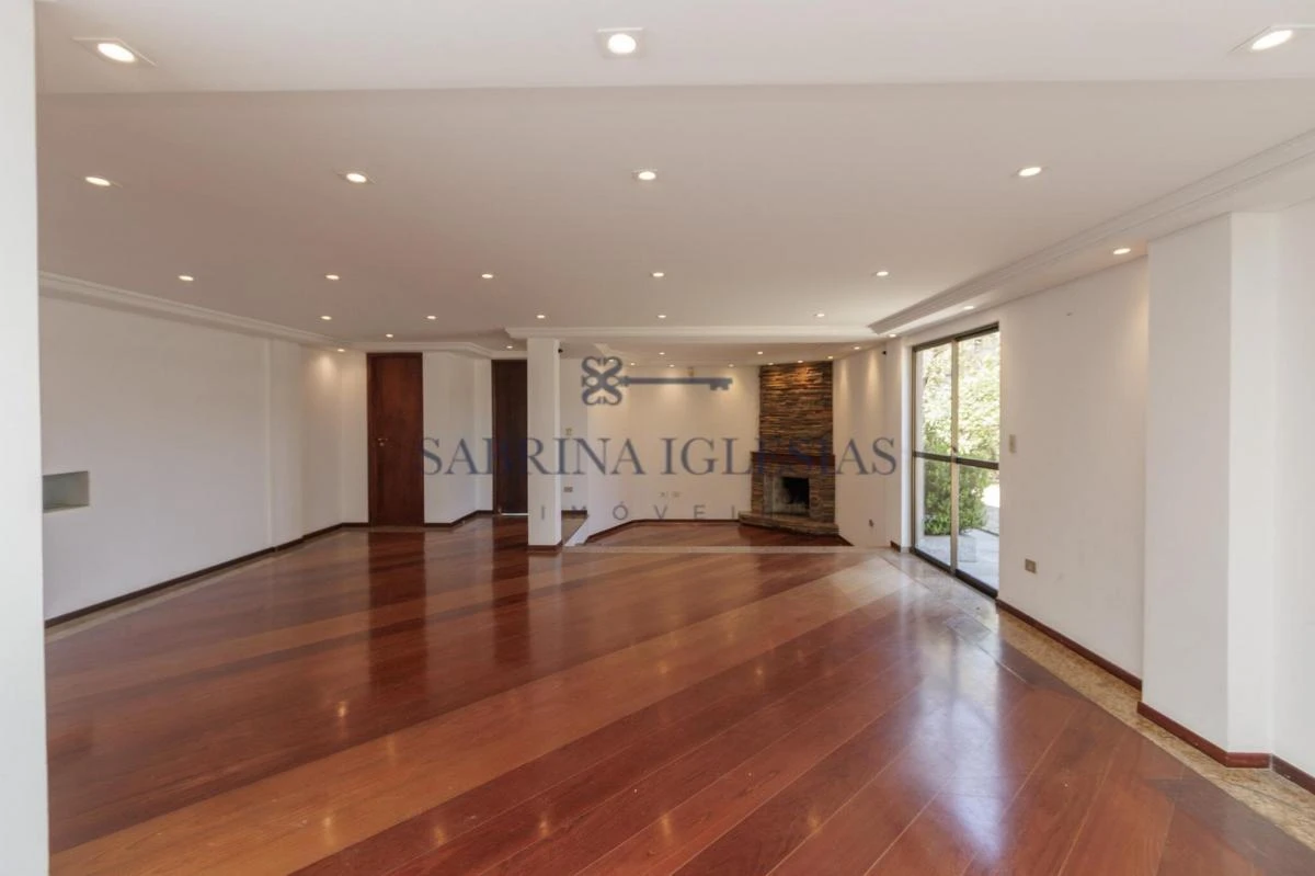 4-bedroom house with a grill on the balcony in Curitiba — photo 14