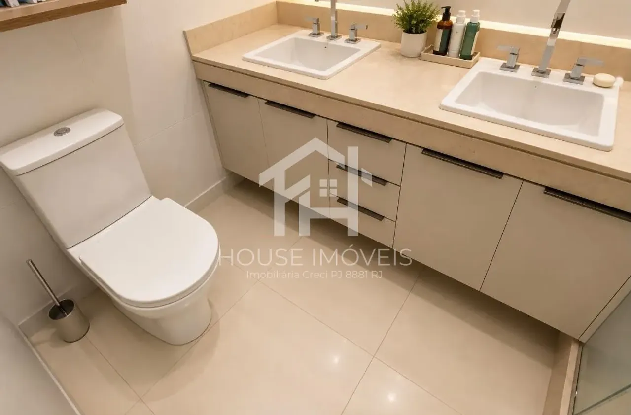 3-bedroom apartment with 5 bathrooms and a glass balcony — photo 11