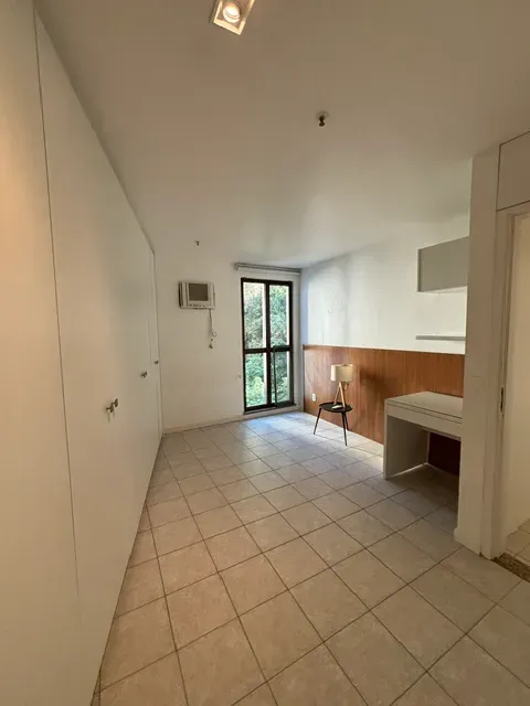 1-bedroom apartment with enclosed balcony in 60 m² — photo 4