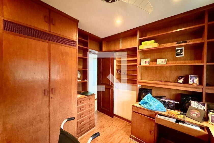 Furnished apartment, 180 m², with a glass-enclosed balcony — photo 27