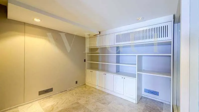 Apartment, 465 m², with floor-to-ceiling windows — photo 4