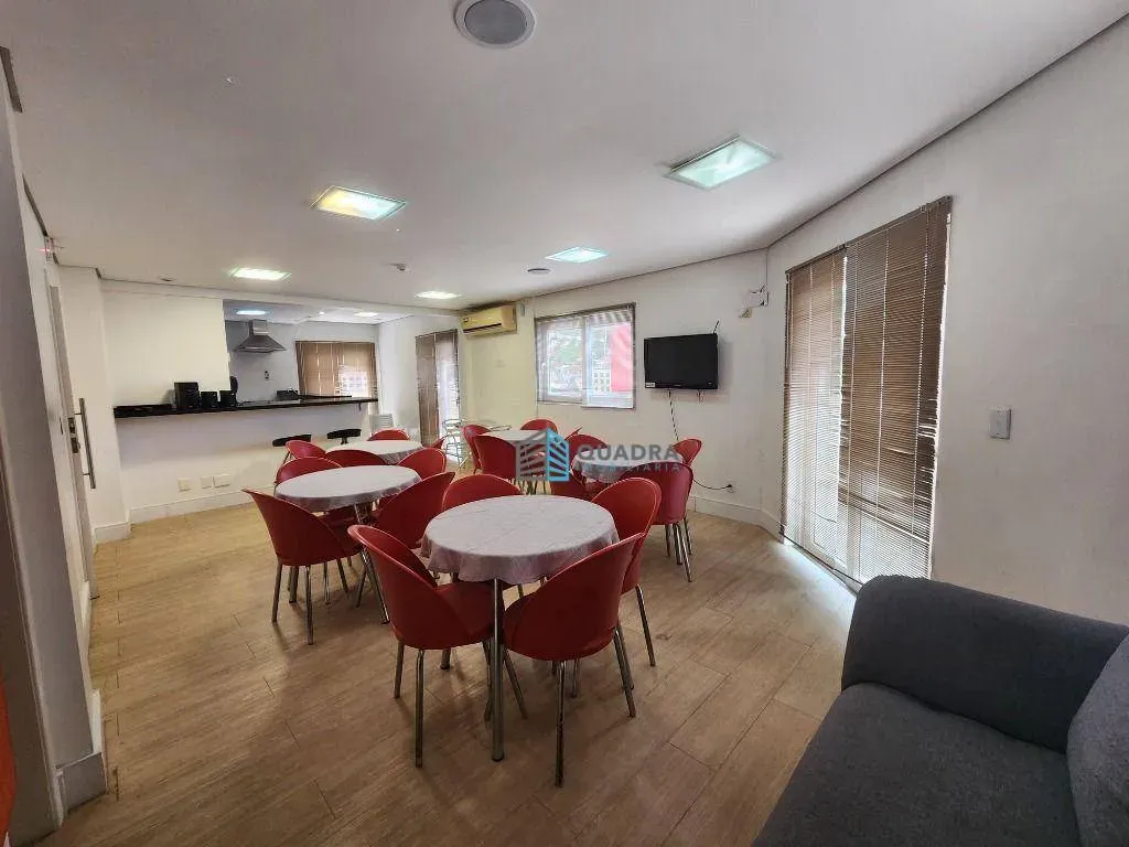 Apartamento mobiliado com varanda fechada e 1 quarto — photo 22