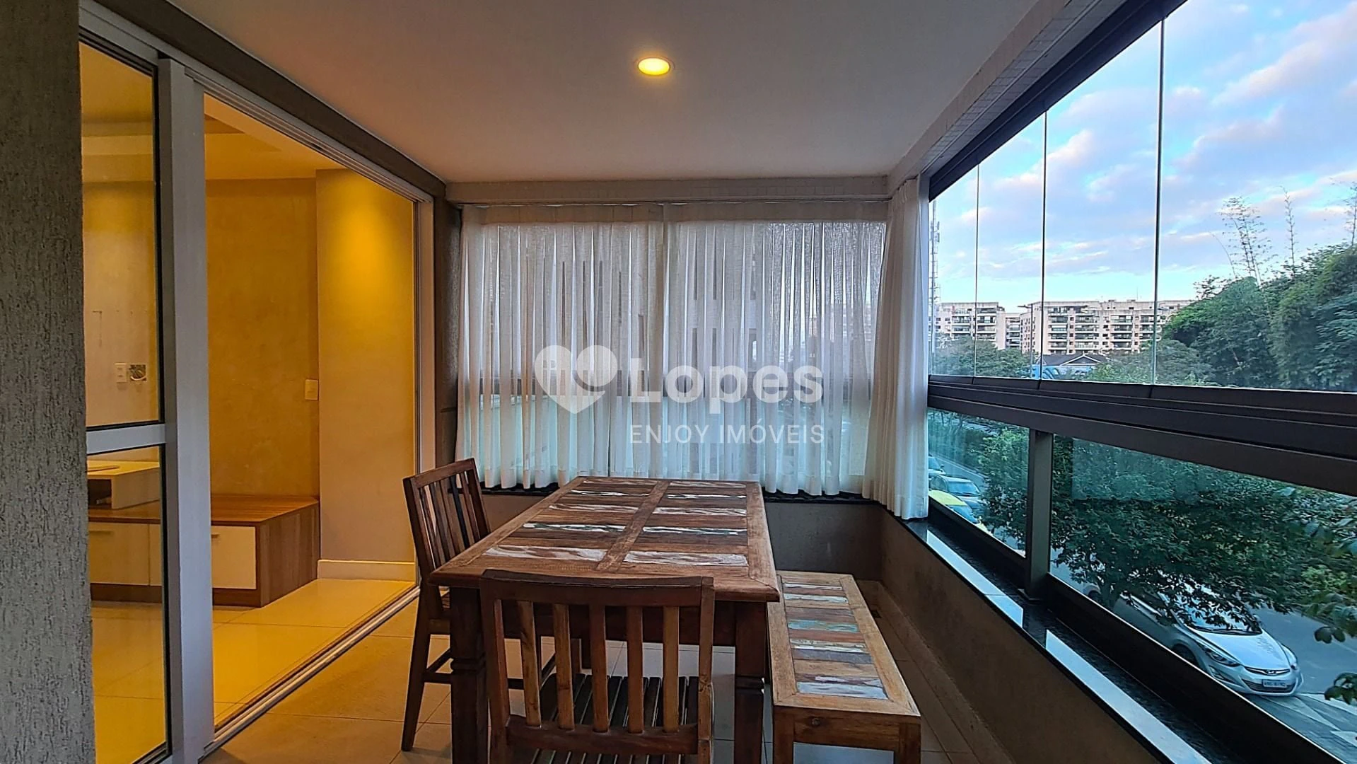 Furnished 2-bedroom apartment with a desk and 71 m² — photo 13