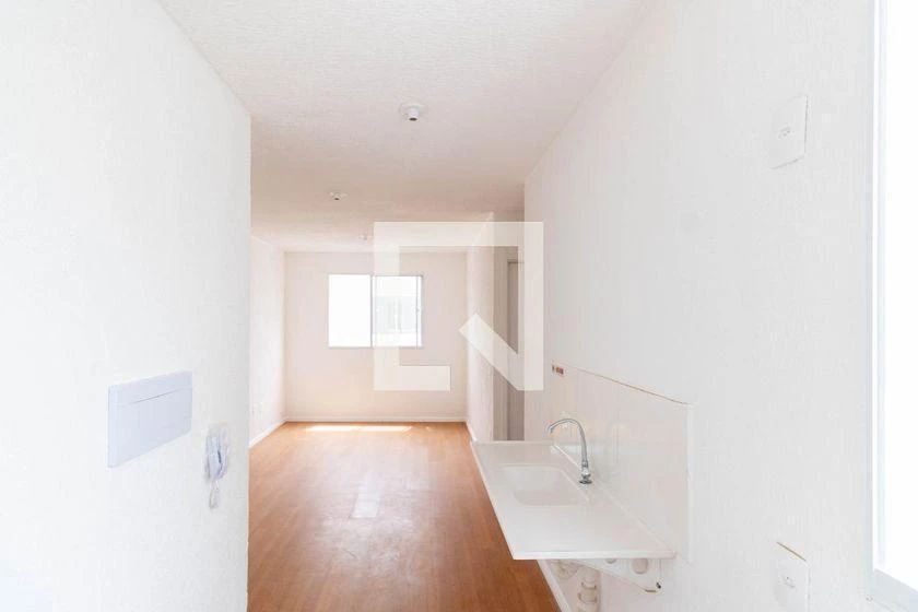 2-bedroom apartment with a glass shower