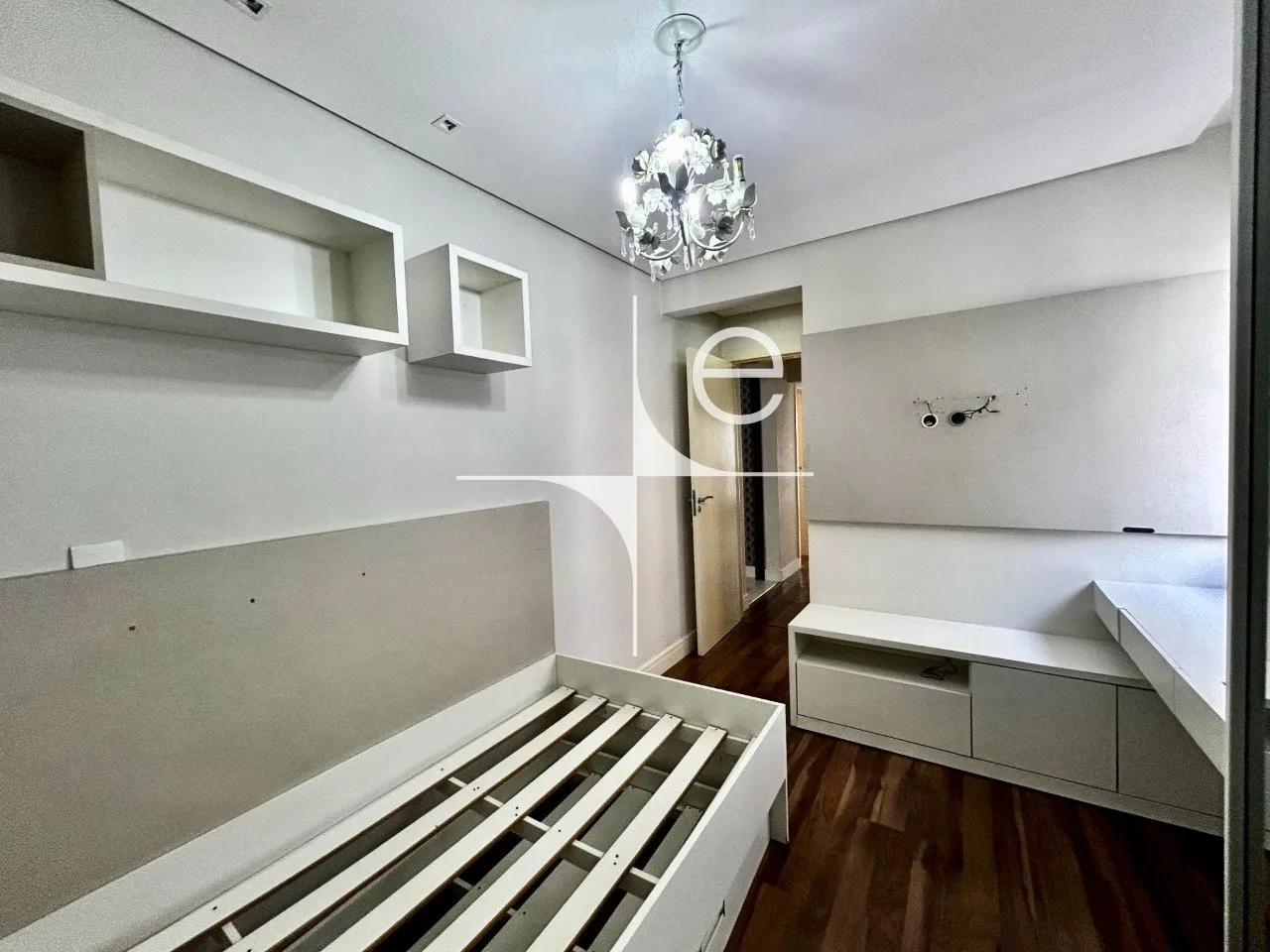 Apartamento amueblado de 3 dormitorios con asador en la terraza — photo 25