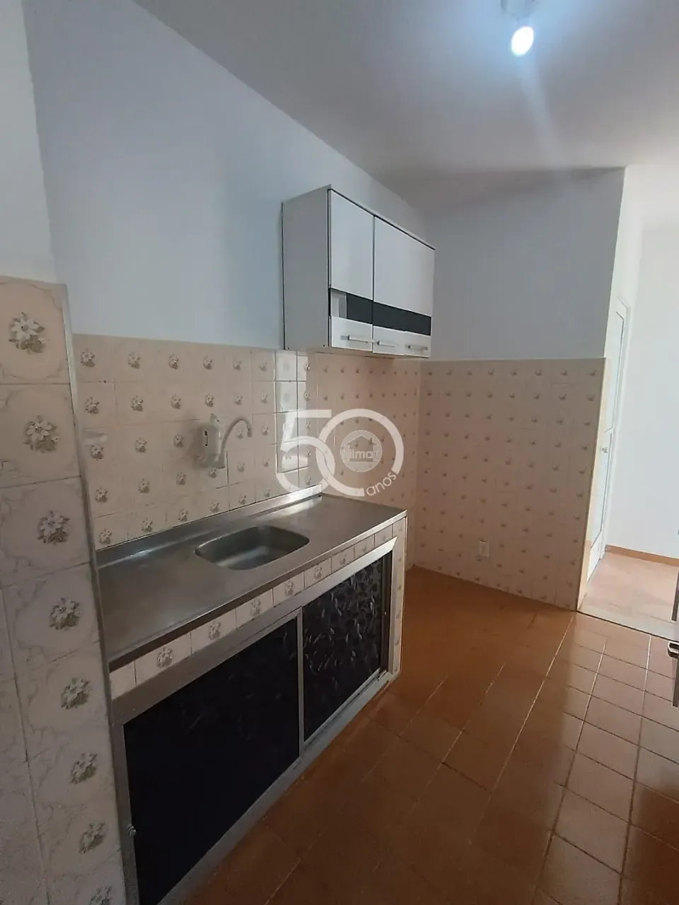 1-bedroom apartment with balcony and a glass shower — photo 12