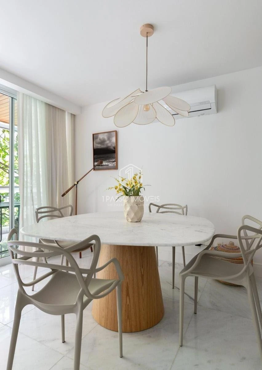Furnished 140 m² apartment with 3 en-suite rooms and 2 spots — photo 10