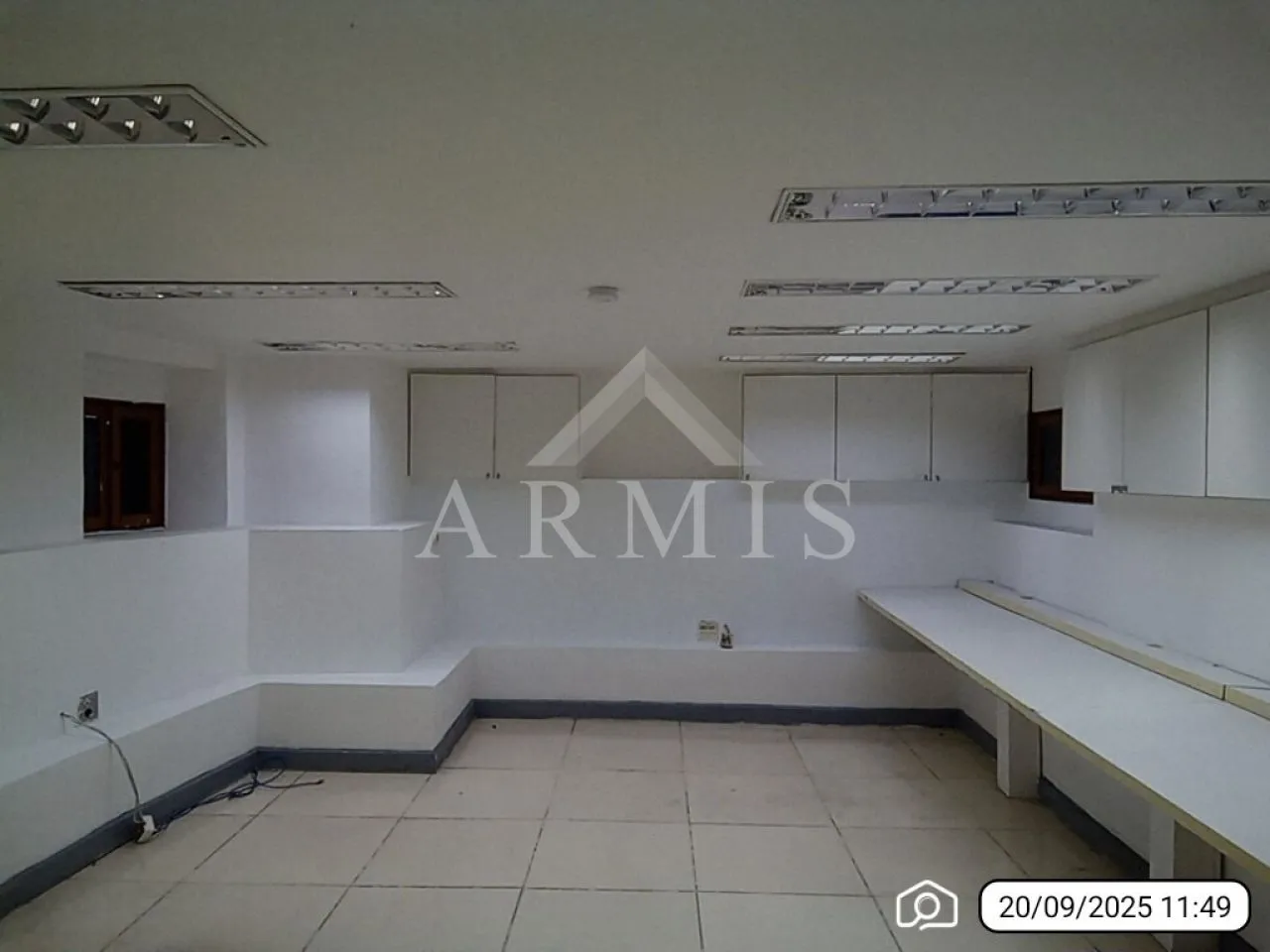 House with 1 bedroom and 5 bathrooms, 1313 m² — photo 5