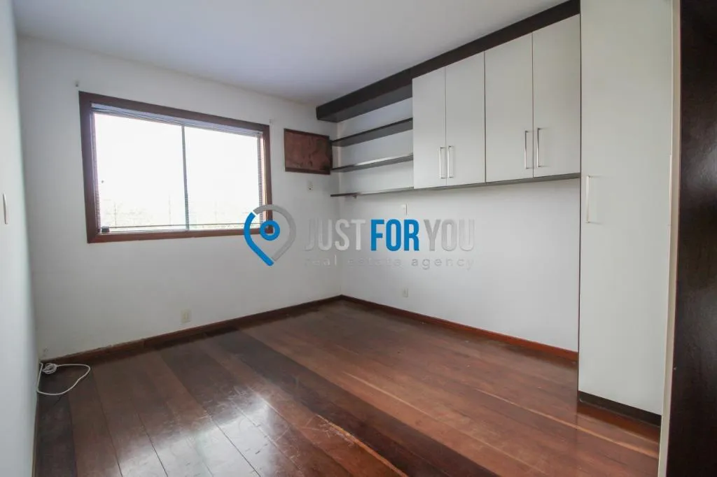 Ванна та 4 спальні: будинок 350 м² — photo 7