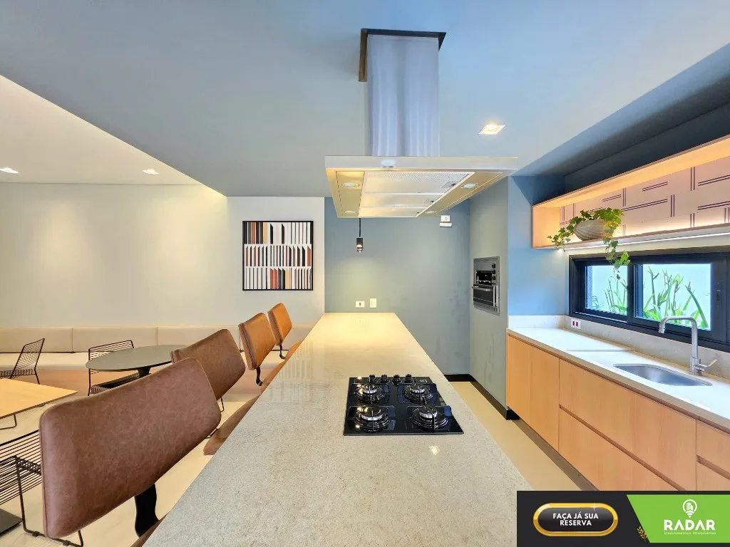 Furnished 2-bedroom apartment with open-plan kitchen — photo 29