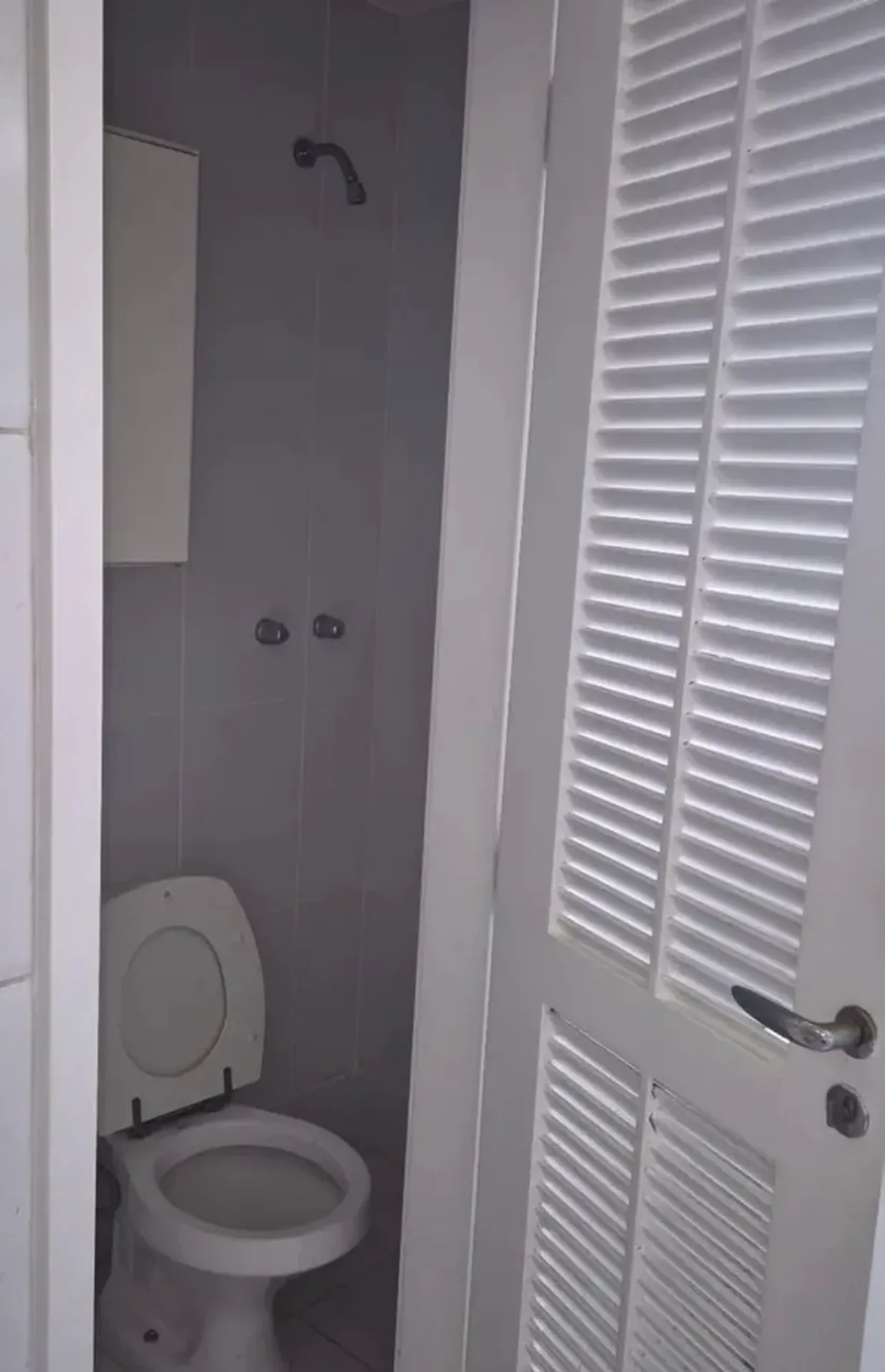 Glass-enclosed balcony in a 3-bedroom apartment, 91 m² — photo 14