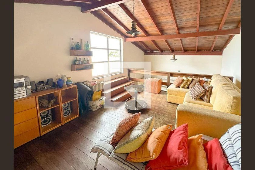 Furnished house, 250 m², with a bathtub — photo 33