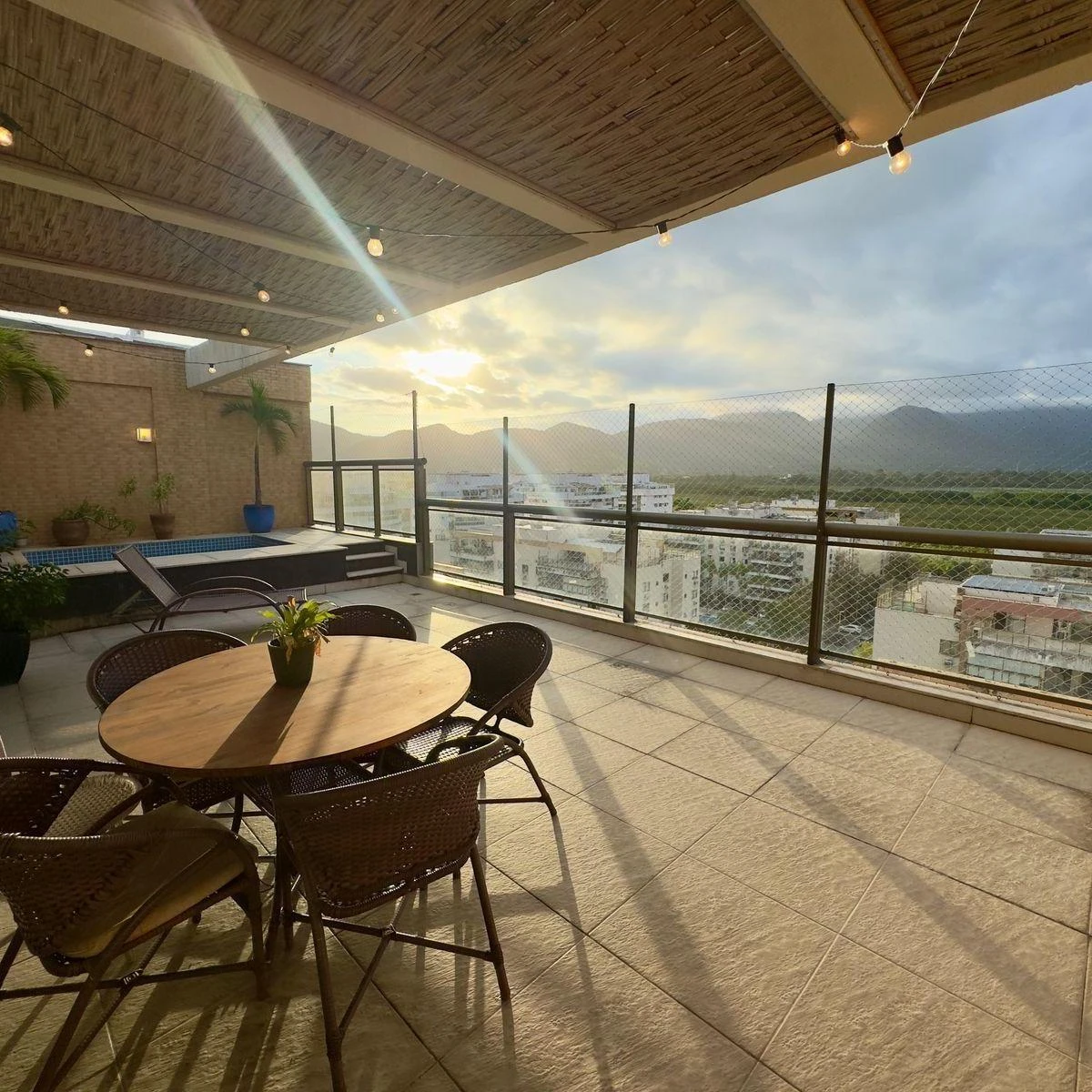 Furnished 213 m² duplex penthouse with 4 bedrooms and 3 parking — photo 19