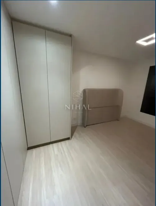 Unfurnished apartment with integrated kitchen and parking — photo 2