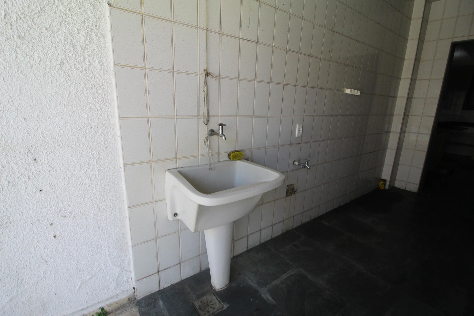 4-bedroom house with a bathtub in Rio de Janeiro — photo 48