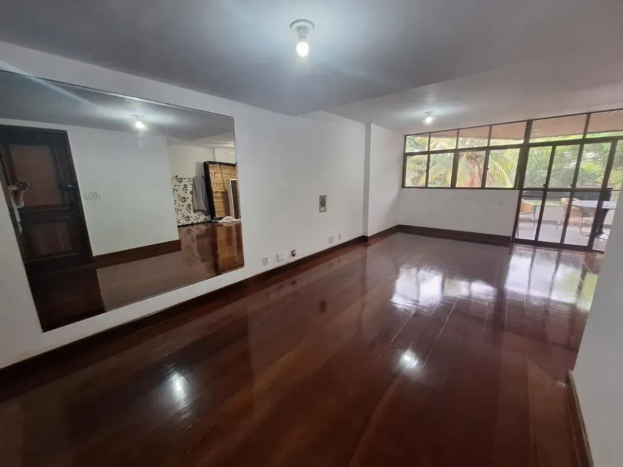 Apartamento sem mobília com 3 quartos e varanda — photo 9